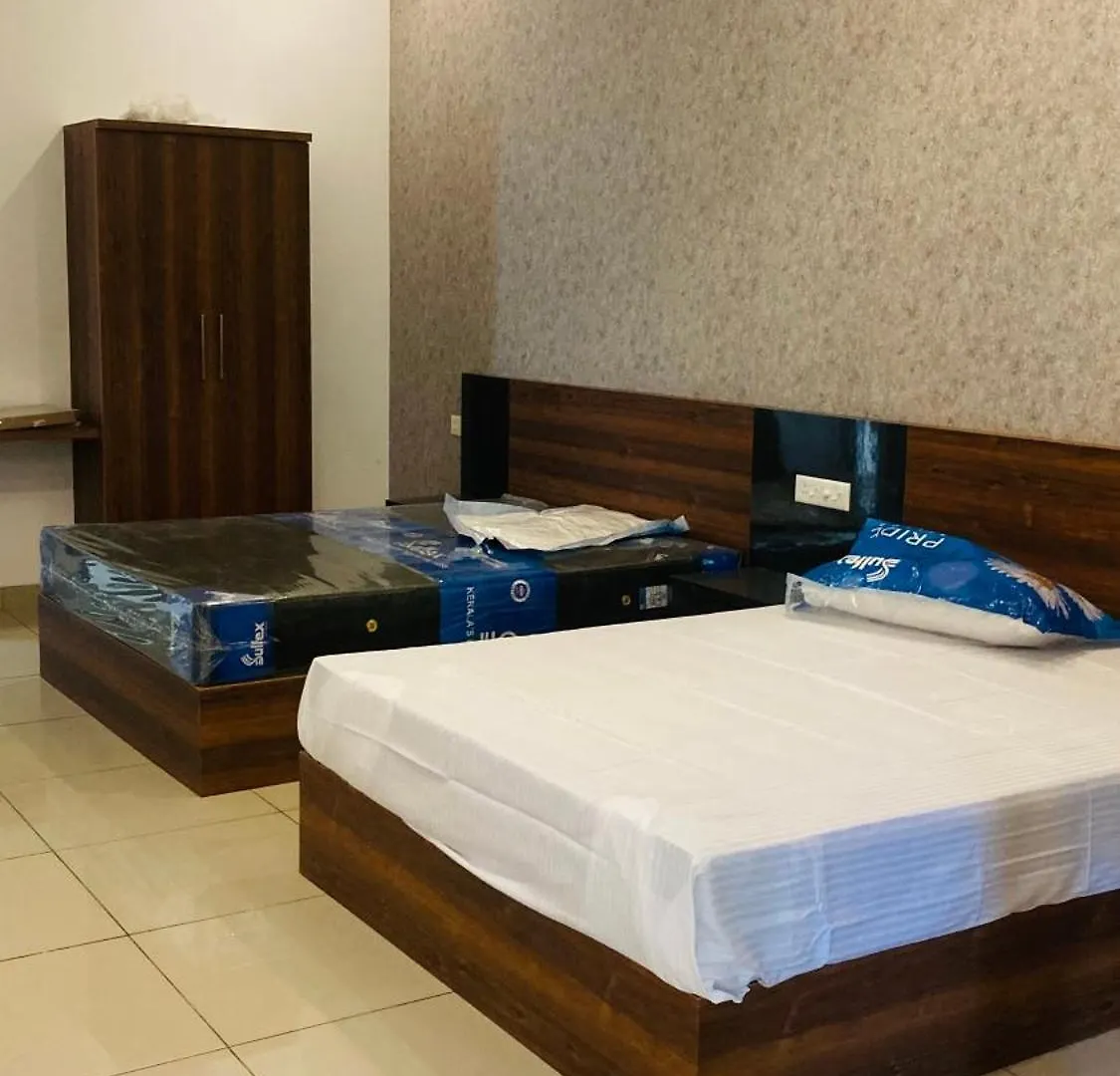 לינה וארוחת בוקר מלון Mundakāyam KERALA RESIDENcY